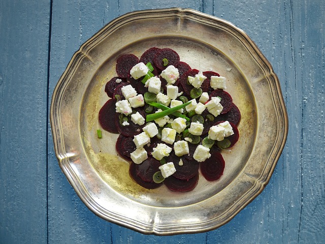 beet and goat cheese salad