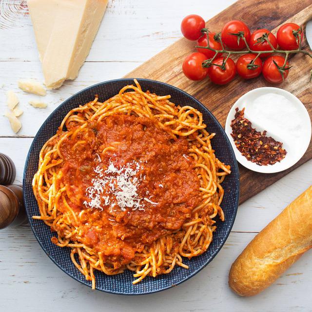 Spaghetti squash with meat sauce