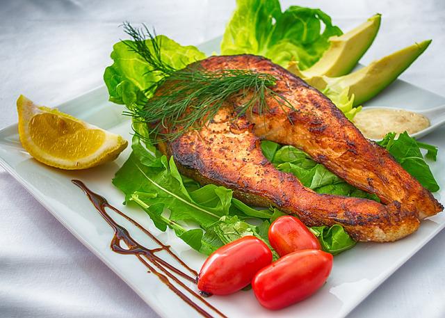 Grilled salmon with vegetables